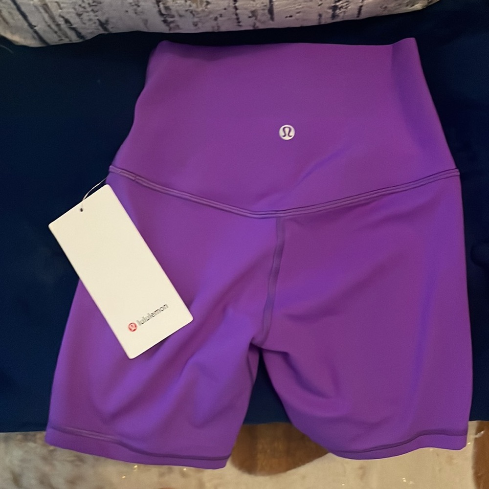 ❌sold❌Lululemon Align High Rise Shorts 6” Size 2💜 ATOMIC PURPLE